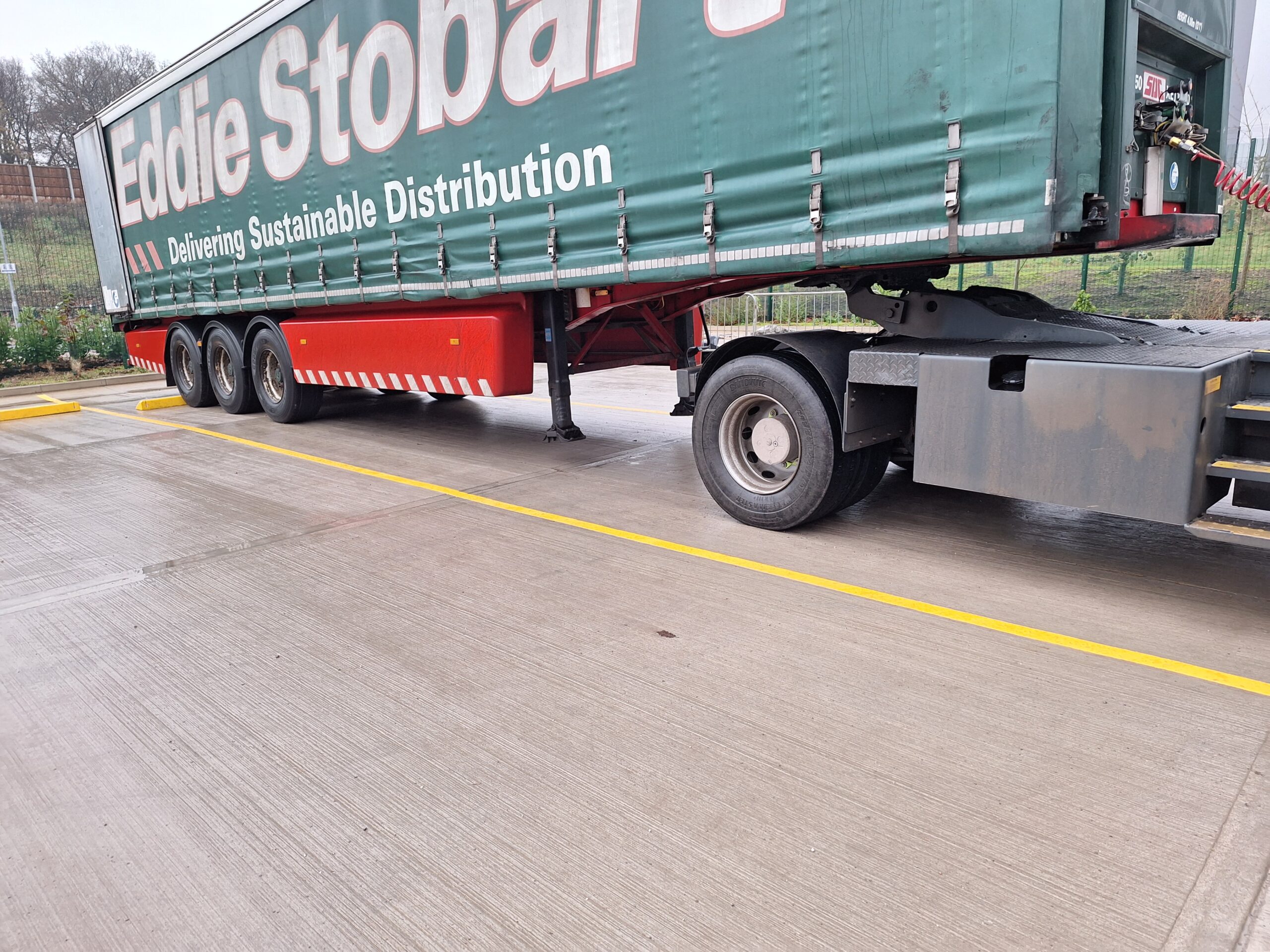 Polymer HGV Wheel Stops 1.jpg